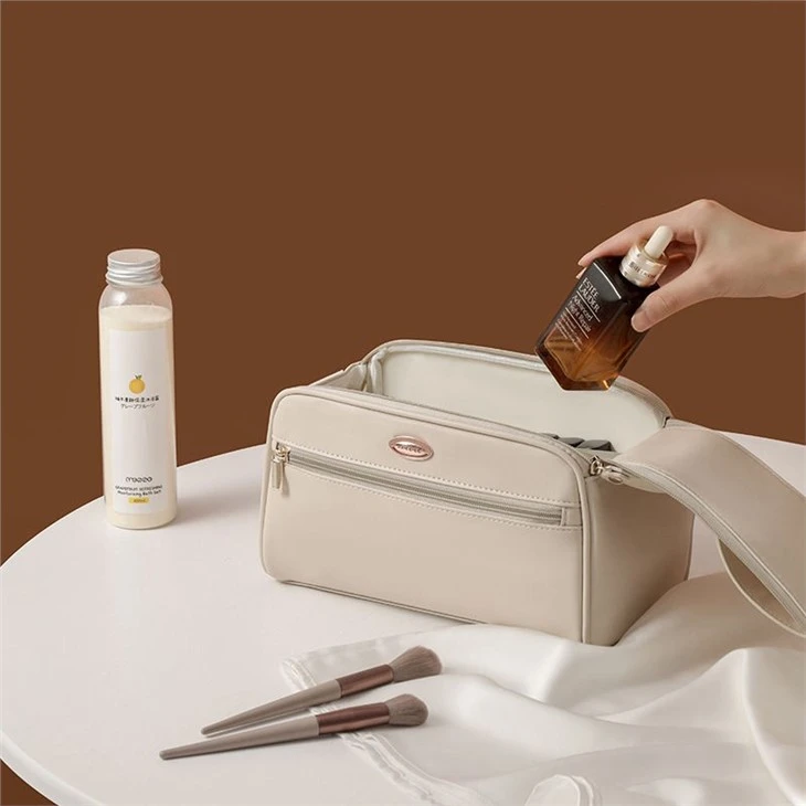 Large Capacity Waterproof PU Toiletry Makeup Bag for Travel Manufacturer