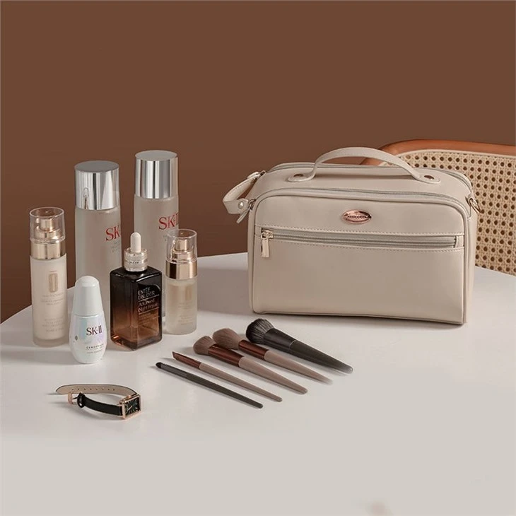 Custom Large Capacity Waterproof PU Toiletry Makeup Bag for Travel