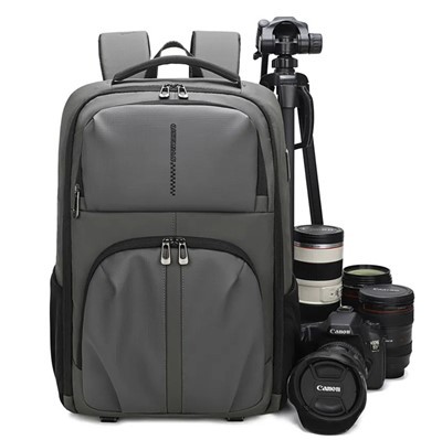 Sak kamera kontra enfòmèl ant dirab pou DSLR